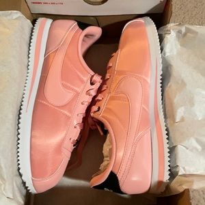 Nike Cortez Basic TXT VDAY pink 7Y